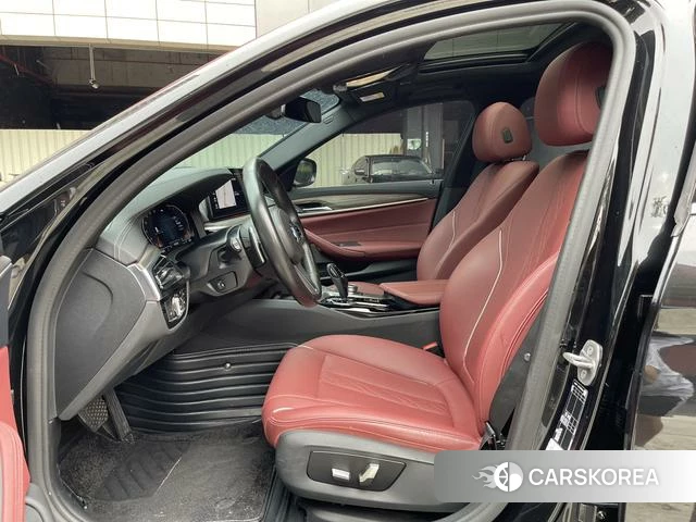 BMW 5 series 2022 Черный из Китая, фото 3