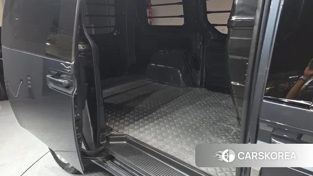 Hyundai Staria 2022 Серый из Кореи, фото 3