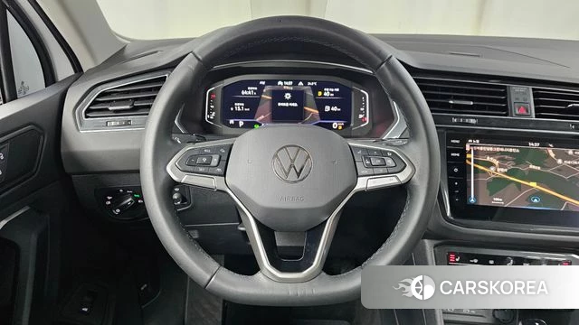 Volkswagen Tiguan second Generation 2022 Белый из Кореи, фото 3