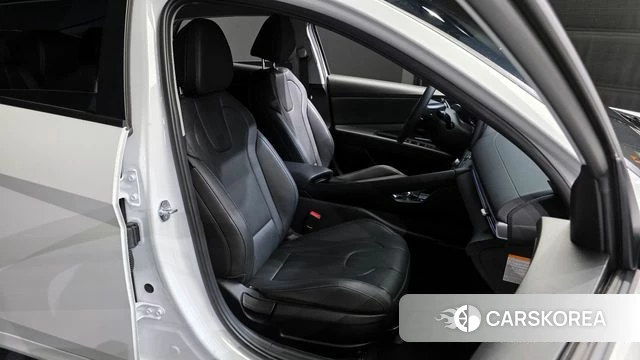 Hyundai The New Avante Hybrid (CN7) 2025 Белый из Кореи, фото 3