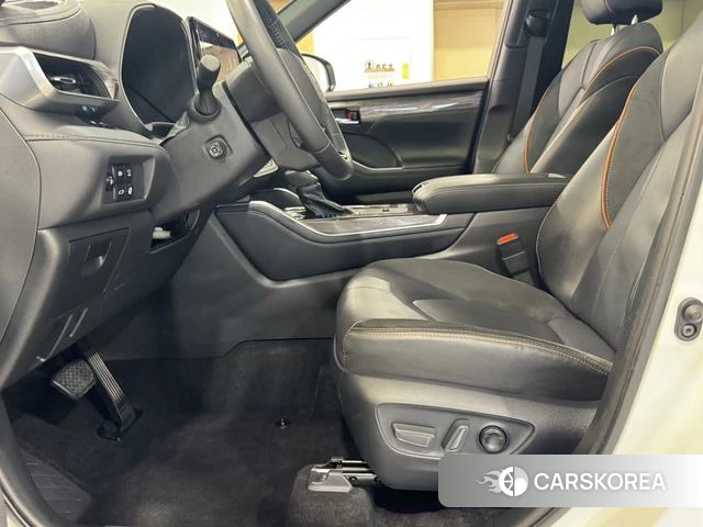 Toyota Crown Lufang 2024 Белый из Китая, фото 3