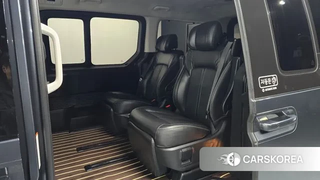 Hyundai Staria 2023 Серый из Кореи, фото 3