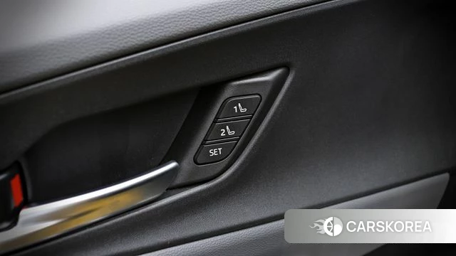 Toyota Prius 5th Generation 2024 Желтый из Кореи, фото 3