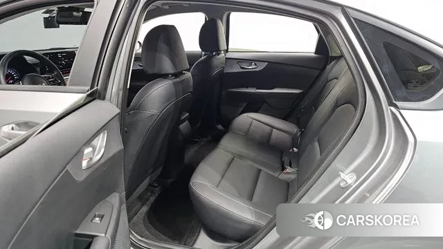 Kia The New K3 2nd generation 2022 Серый из Кореи, фото 3