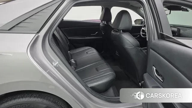 Hyundai Avante (CN7) 2021 Серебристо-серый из Кореи, фото 3