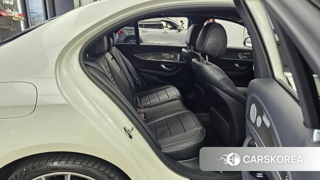 Mercedes-Benz E-Class W213 2018 Белый из Кореи, фото 3