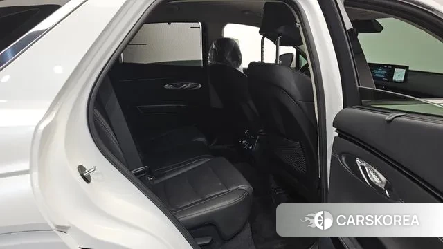 Genesis GV70 2023 Белый из Кореи, фото 3