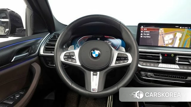 BMW X4 (G02) 2024 Светло-серебряный цвет из Кореи, фото 3