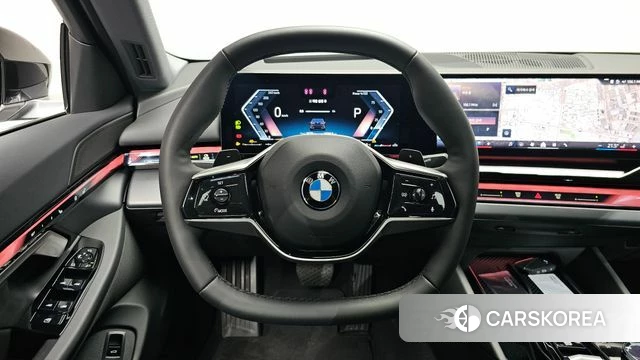 BMW 5 Series (G60) 2025 Черный из Кореи, фото 3