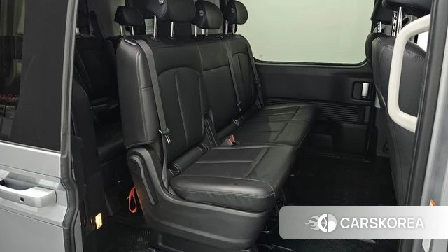 Hyundai Staria 2024 Серебристо-серый из Кореи, фото 3