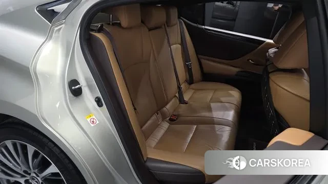 Lexus ES300h 7th generation 2018 Песочный из Кореи, фото 3