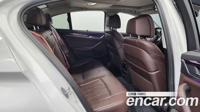 BMW 5 Series (G30) 2023 Белый из Кореи, фото 3