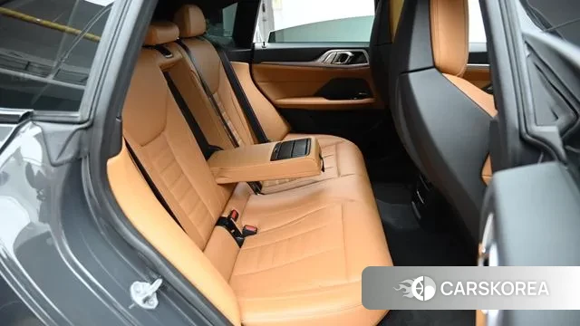 BMW i4 2023 Серебристо-серый из Кореи, фото 3