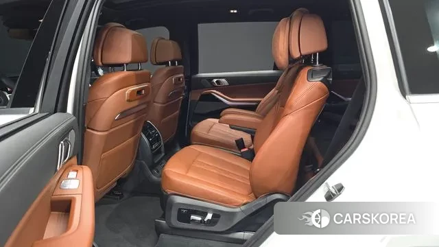 BMW X7 (G07) 2024 Белый из Кореи, фото 3