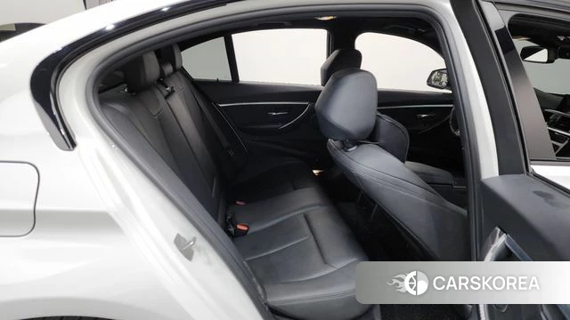 BMW 3 Series (F30) 2018 Белый из Кореи, фото 3