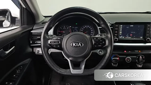 Kia Stonic 2018 Белый из Кореи, фото 3