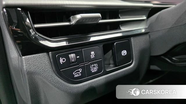Kia The New Sportage 5th Generation Hybrid 2025 Белый из Кореи, фото 3