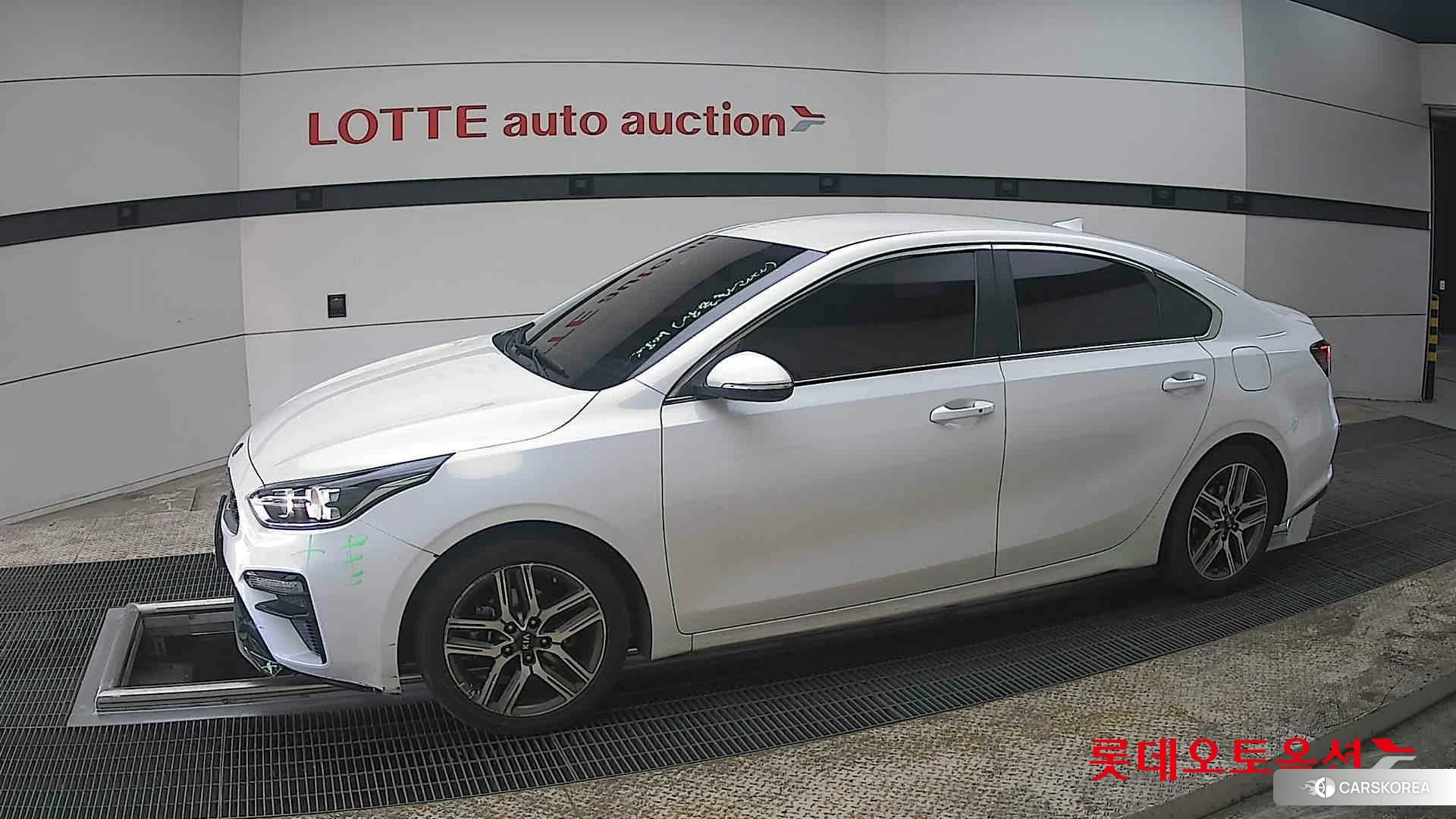 Kia K3 2020 Snow White Pearl из Кореи, фото 3