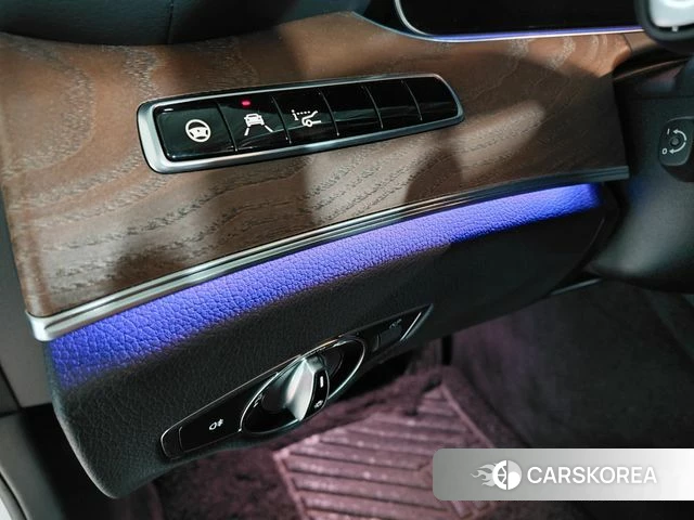 Mercedes-Benz E-Class W213 2020 Серебряный из Кореи, фото 3