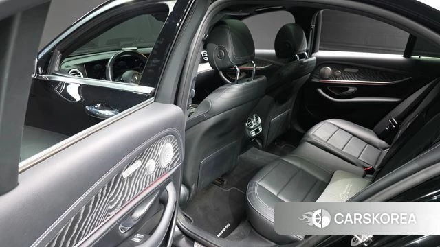 Mercedes-Benz E-Class W213 2021 Черный из Кореи, фото 3