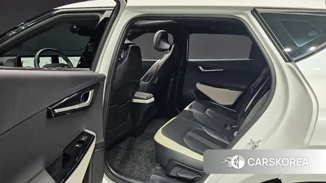 Kia EV6 2023 Белый из Кореи, фото 3