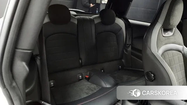 Mini Cooper S 2023 Жемчужный цвет из Кореи, фото 3