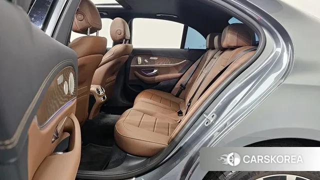 Mercedes-Benz E-Class W213 2021 Серый из Кореи, фото 3