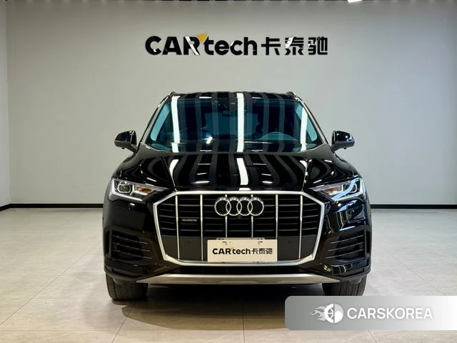 Audi Q7 2022 Черный из Китая, фото 3