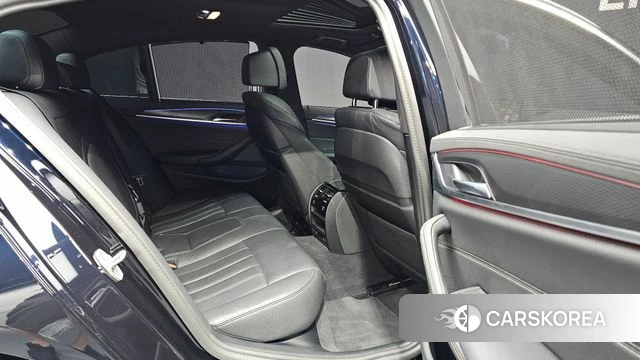BMW 5 Series (G30) 2023 Черный из Кореи, фото 3