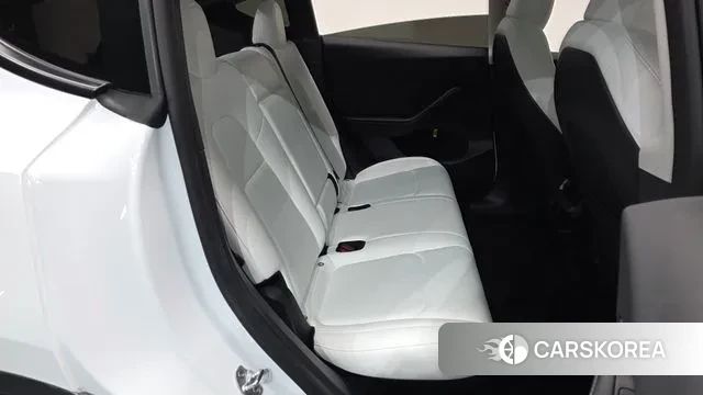 Tesla Model Y 2024 Белый из Кореи, фото 3