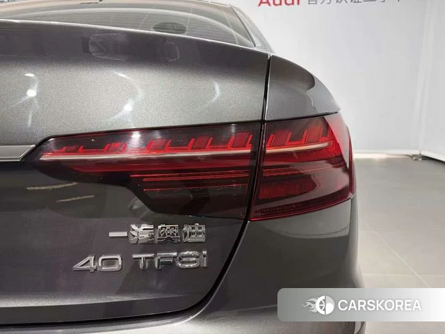 Audi A4L 2022 Темно-серый из Китая, фото 3