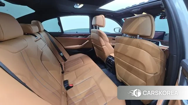 BMW 5 Series (G30) 2022 Белый из Кореи, фото 3