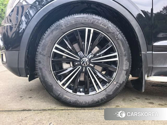 Volkswagen Tiguan L 2021 Черный из Китая, фото 3