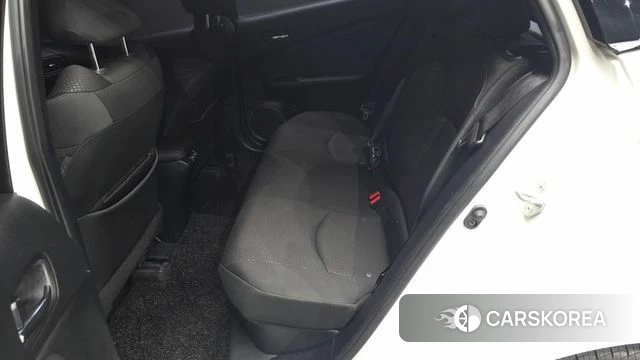 Toyota Prius 4th Generation 2019 Белый из Кореи, фото 3
