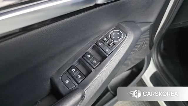 Kia Seltos 2022 Белый из Кореи, фото 3