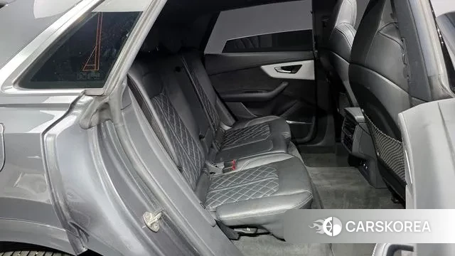 Audi Q8 (4M) 2020 Серый из Кореи, фото 3