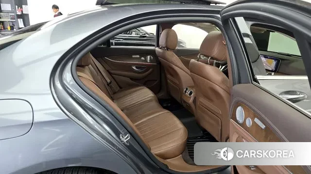 Mercedes-Benz E-Class W213 2019 Серый из Кореи, фото 3