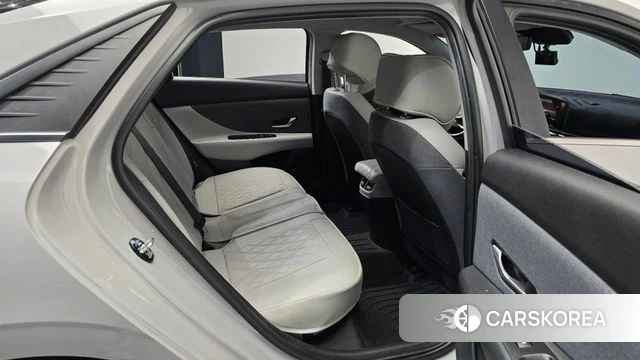 Hyundai Avante (CN7) 2022 Серебристо-серый из Кореи, фото 3