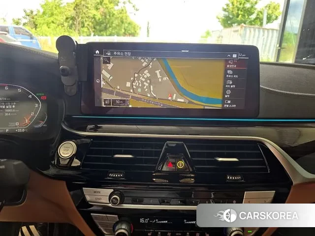 BMW 5 Series (G30) 2021 Белый из Кореи, фото 3