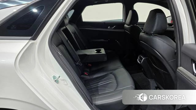 Kia The New K5 Hybrid 3rd generation 2025 Белый из Кореи, фото 3