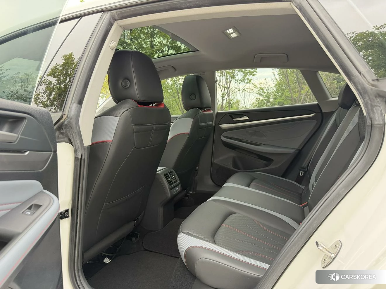 Volkswagen Lingdu 2022 Белый из Китая, фото 3