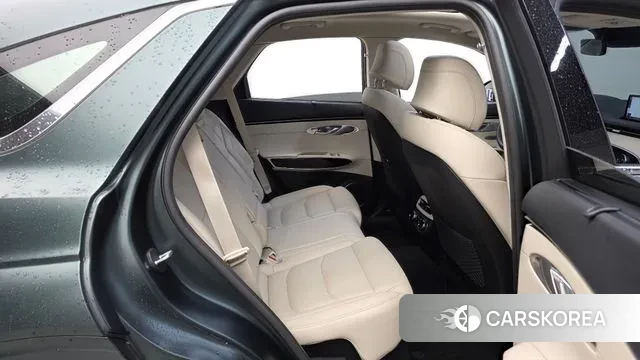 Genesis GV70 2021 Зеленый из Кореи, фото 3