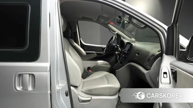 Hyundai Grand Starex 2018 Серебряный из Кореи, фото 3