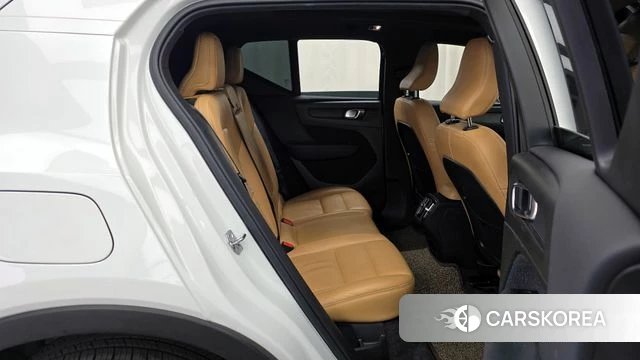 Volvo XC40 2021 Белый из Кореи, фото 3