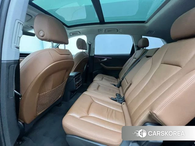 Audi Q7 2021 Черный из Китая, фото 3