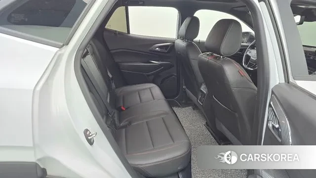 Chevrolet (GM Daewoo) Trax Crossover 2023 Белый из Кореи, фото 3