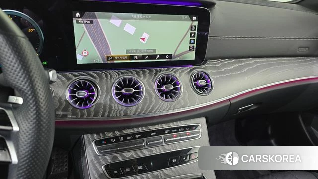 Mercedes-Benz E-Class W213 2021 Белый из Кореи, фото 3