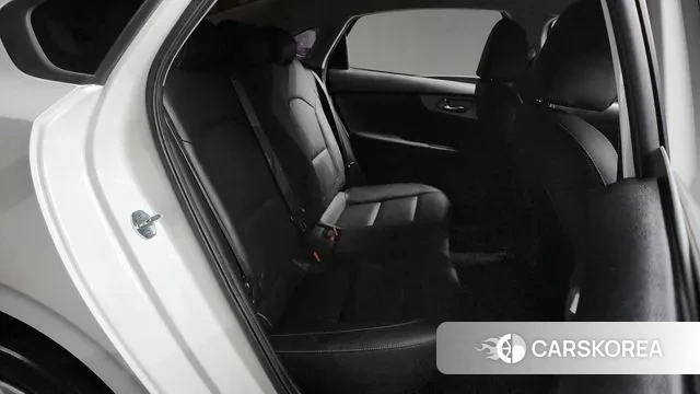 Kia The New K3 2nd generation 2021 Белый из Кореи, фото 3