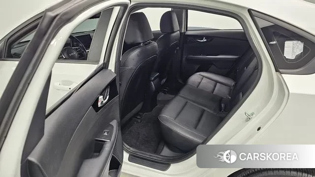 Kia The New K3 2nd generation 2022 Белый из Кореи, фото 3