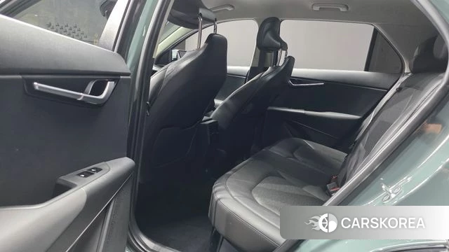 Kia Di Ol Nu Niro 2022 Темно-зеленый из Кореи, фото 3